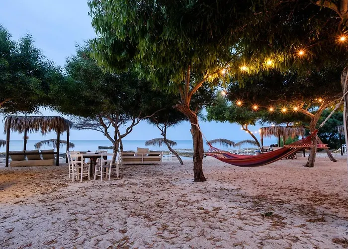 Thalassines Ayía Nápa